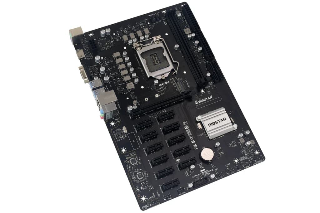 BIOSTAR TB560-BTC PRO — материнская плата для майнинга — вид платы под углом